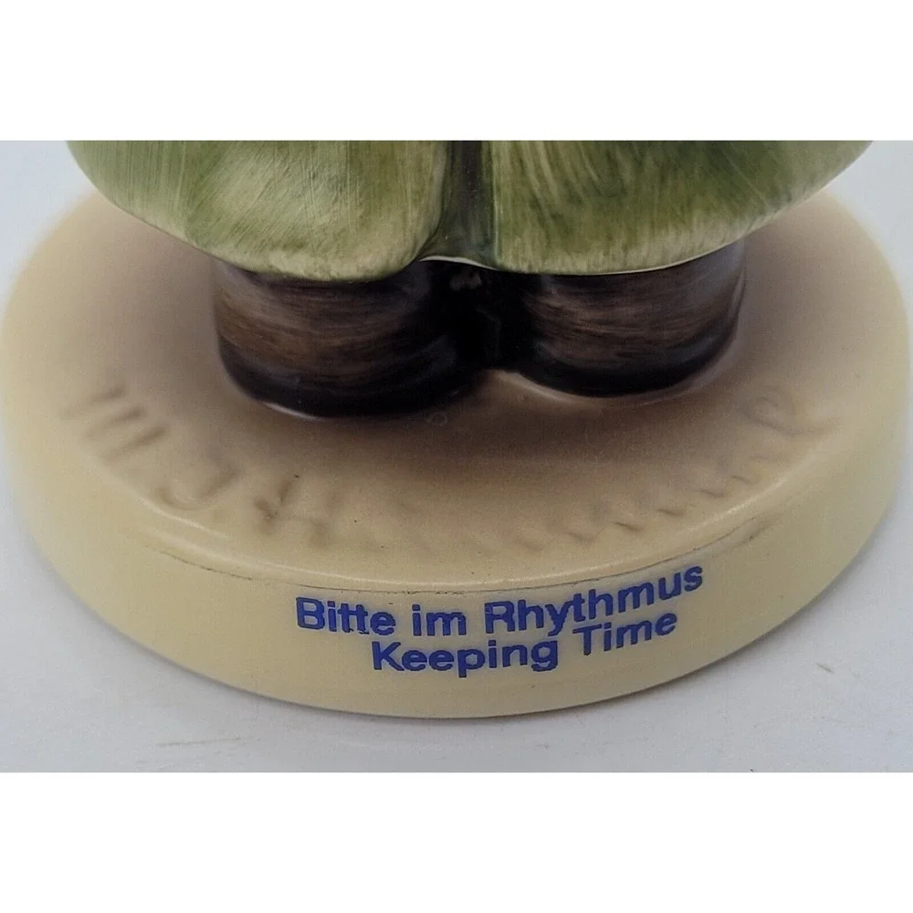 M.I. Hummel Bitte im Rhythmus Keeping Time